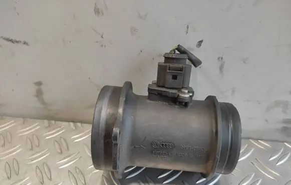 Audi A6 S6 C6 4F Mass air flow meter 059906461