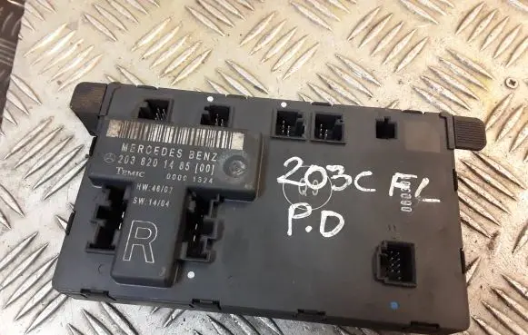 Mercedes-Benz C W203 Door control unit/module 2038201485 A2038201485