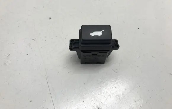 Honda HR-V Tailgate/trunk/boot open switch M87112
