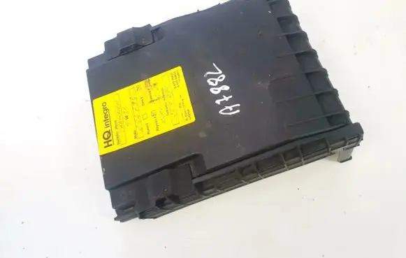 Volkswagen Golf V Fuse box cover 1k0937132f