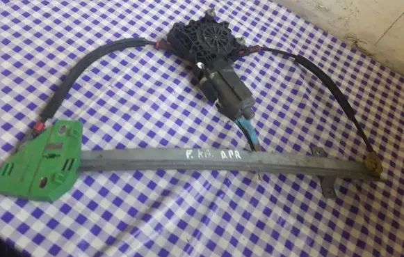 Ford Ka Front door window regulator with motor
