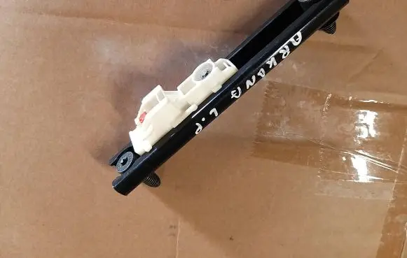Renault Arkana Seat belt adjustment rail 878241445R