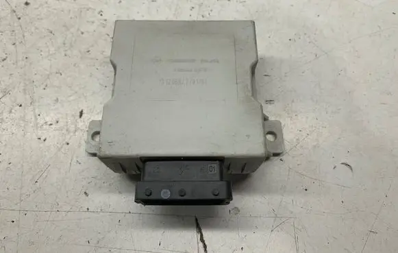 Toyota Corolla Verso E121 Window wiper relay 150696 131206N PA66GF15