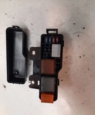 Toyota Avensis T250 Fuse box set 8386p1