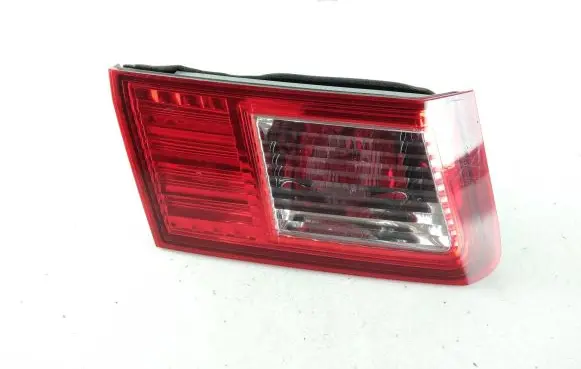 Tailgate rear/tail lights