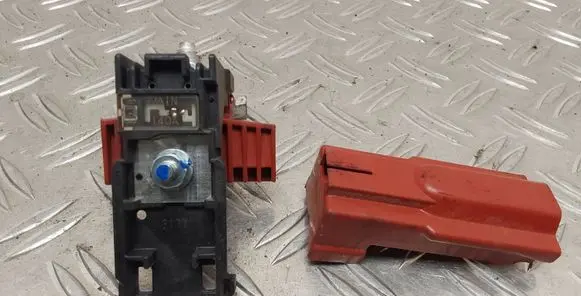 Toyota Yaris Battery relay fuse 7173200550