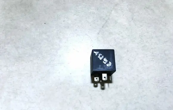 Volkswagen PASSAT B4 Other relay 191955529