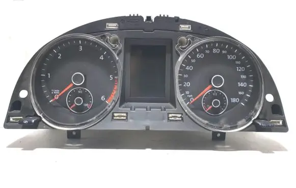 Volkswagen PASSAT CC Speedometer (instrument cluster) 3C8920970E