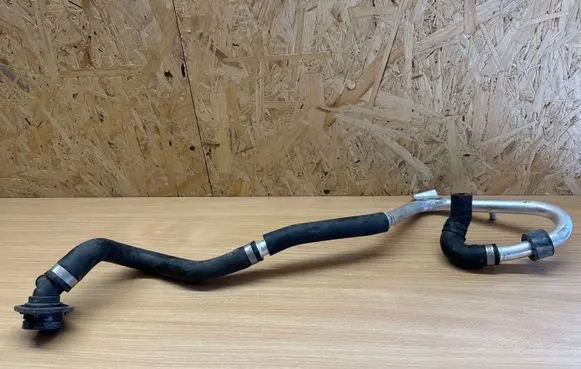 Mercedes-Benz C W205 Engine coolant pipe/hose A2058303102