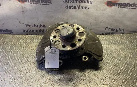 Mercedes-Benz E W212 Front wheel hub