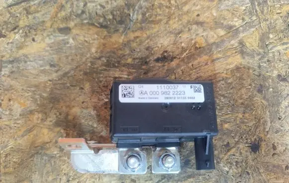 Mercedes-Benz ML W166 High voltage junction box A0009822223 1110037