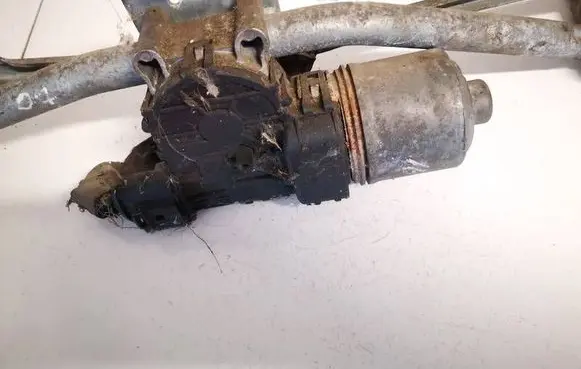 Volkswagen Polo IV 9N3 Wiper motor 6q2955119a 0390241526