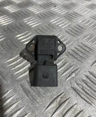 Volkswagen PASSAT B6 Air pressure sensor 038906051