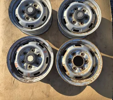 KIA Carnival R14 steel rim 