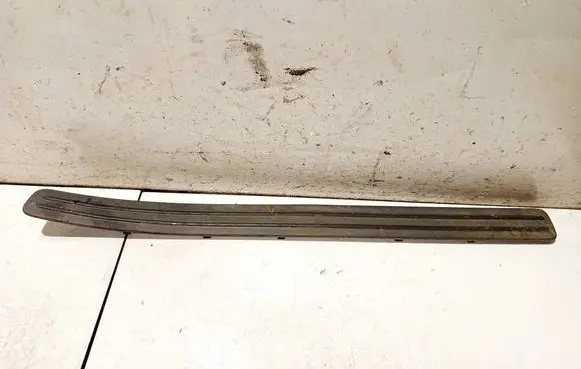 Volkswagen Touareg I Front sill trim cover 7l0853655