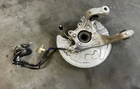 Ford Explorer VI Rear wheel hub spindle/knuckle M1MT14B599AB LB5C5B758AC