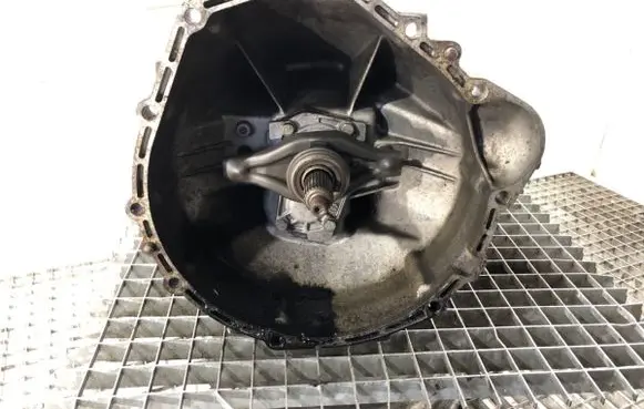 Mercedes-Benz E W124 Manual 5 speed gearbox R1242610201