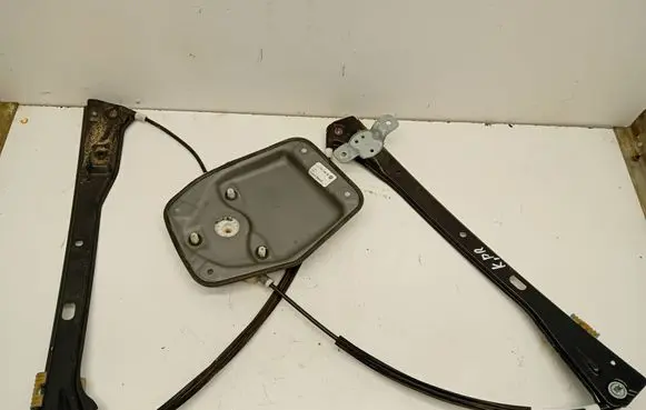 Volkswagen Jetta V Front door window regulator with motor 1K5837461B