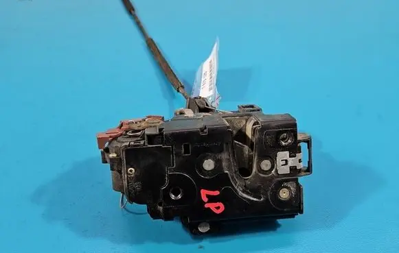 Seat Altea Front door lock 3D1837015 IMPRK1615126