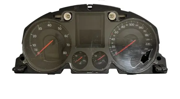Volkswagen PASSAT B6 Speedometer (instrument cluster) 3C0920860 V0013000