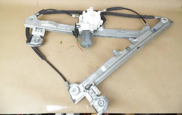 Mitsubishi Colt CZ3 Front door window regulator with motor 