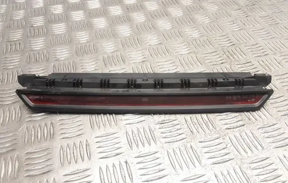 Volkswagen PASSAT B5 Third/center stoplight 3B9945097A