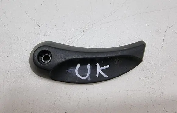 Engine bonnet (hood) release handle