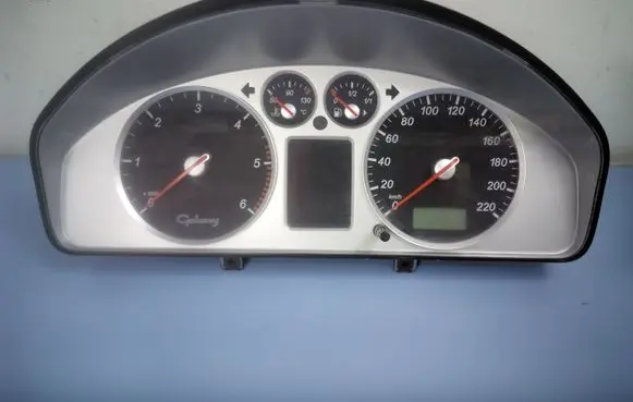 Ford Galaxy Speedometer (instrument cluster) 7M5920800E YM2110849APC