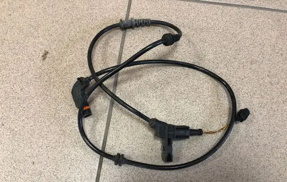 Mercedes-Benz GLE (W166 - C292) Front ABS sensor wiring A2186930333
