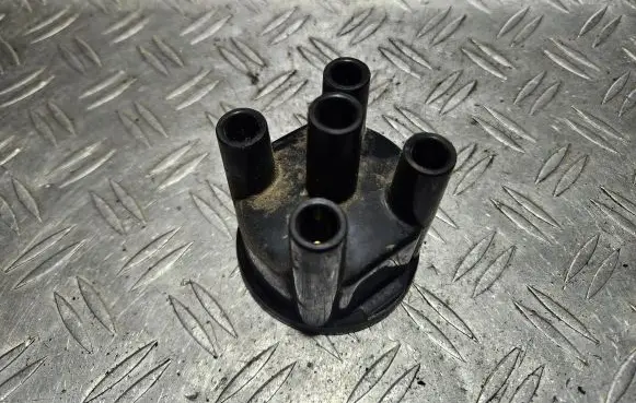 Volkswagen Golf III Spark distributor cap 100242