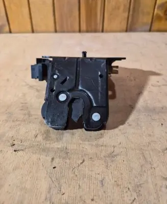 Audi A3 S3 8P Tailgate/trunk/boot lock/catch/latch 8P4827505B