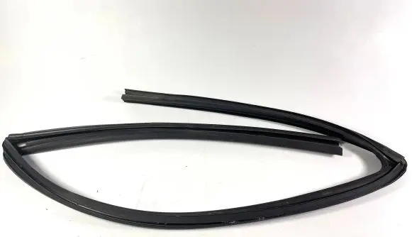 Ram 1500 Rubber seal front door window/glass 68285726AE