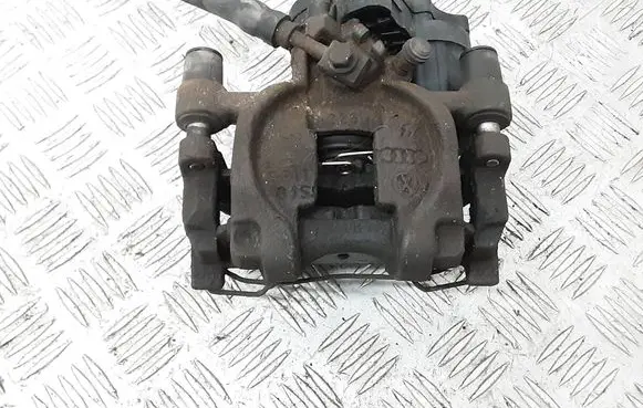 Volkswagen Golf VII Rear brake caliper 5Q0615405