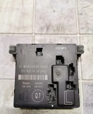 Mercedes-Benz E W211 Door control unit/module 2118201526