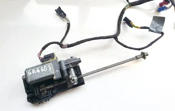 BMW 7 E65 E66 Seat adjustment motor 0390201971 0091956