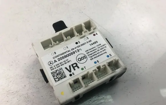 Mercedes-Benz C AMG W205 Door control unit/module A2059005913