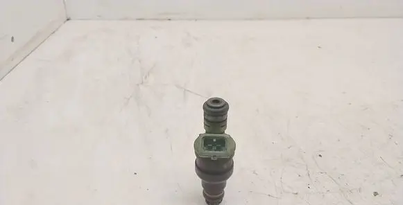 BMW 5 E39 Fuel injector 0280150415