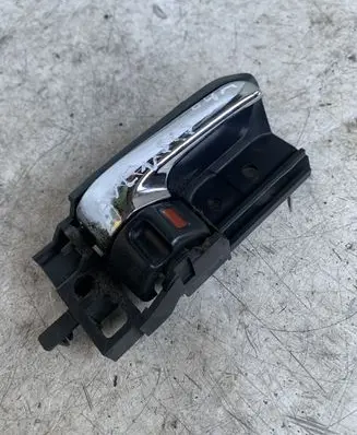 Toyota Avensis T250 Front door interior handle