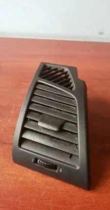 BMW 1 E81 E87 Dashboard side air vent grill/cover trim 7059188