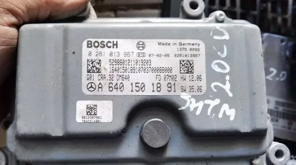Mercedes-Benz B W245 Engine control unit/module 0281013967 A6401501891