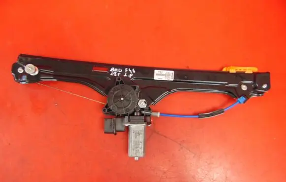 BMW 2 F46 Front door window regulator with motor 7463485