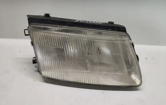 Volkswagen PASSAT B5 Headlight/headlamp