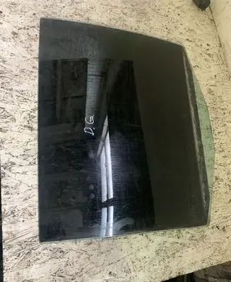 Volkswagen Touran I Rear door window glass