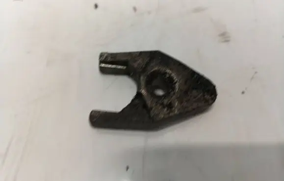 Toyota Avensis T250 Fuel Injector clamp holder 