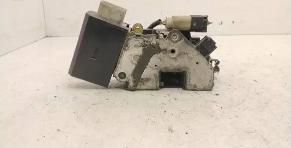 BMW 7 E38 Front door lock 8352165 40620751