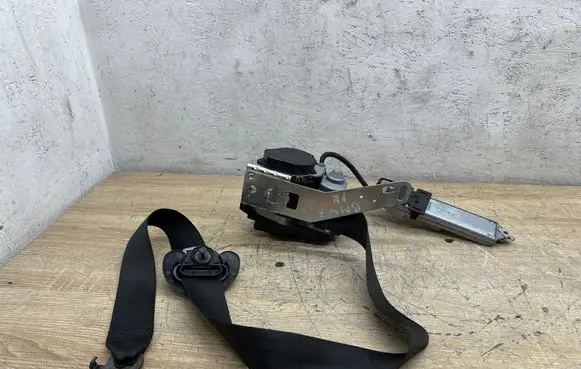 BMW 7 F01 F02 F03 F04 Front seatbelt 609335300D 28041277 A07305110