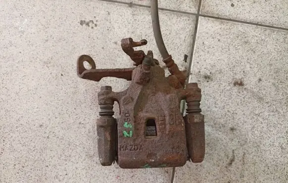 Rear brake caliper