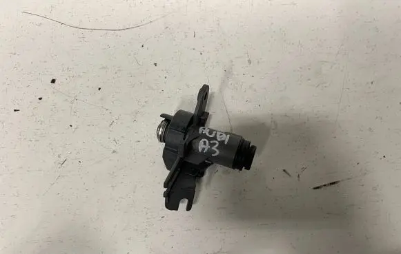 Audi A3 S3 8V Tailgate exterior lock 8E0827573