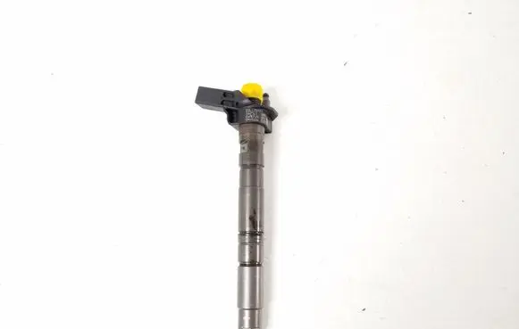 Audi A4 S4 B8 8K Fuel injector 03L130277