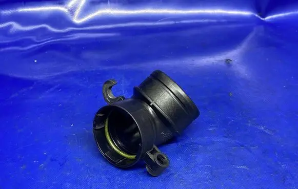 Audi A3 S3 8P Turbo air intake inlet pipe/hose 3C0129635 446019601